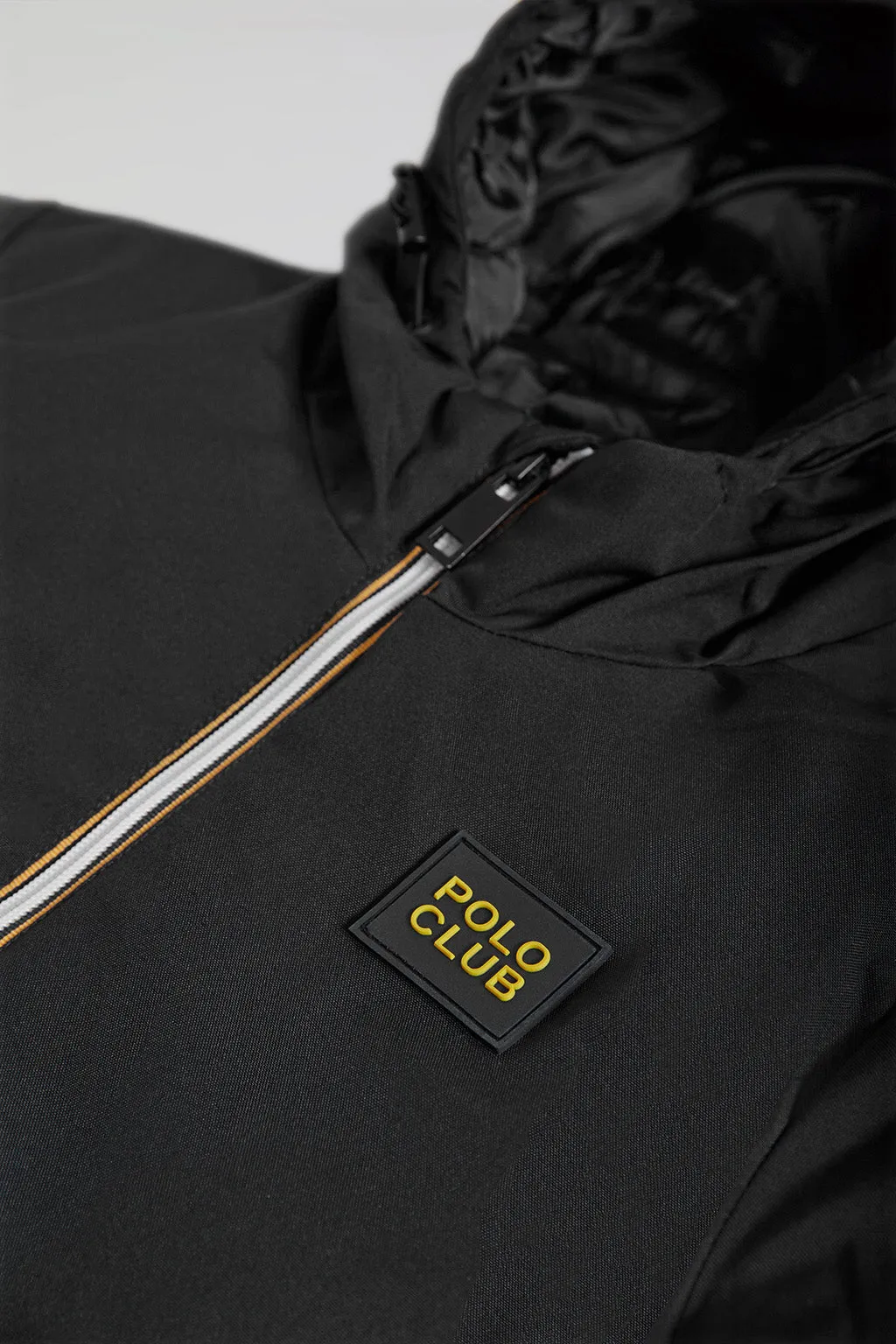 Parka técnica negra de niño con capucha y logo Polo Club