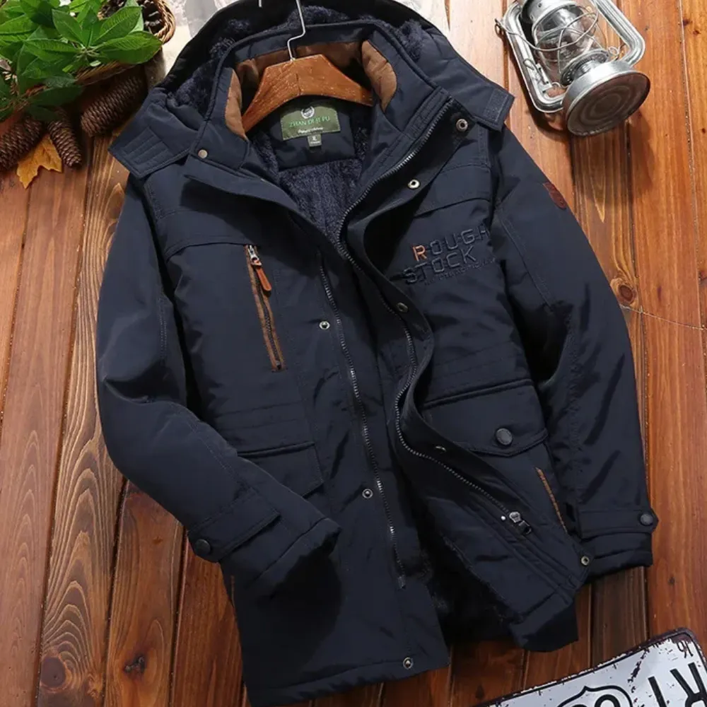 Robust parka jacket for men with detachable hood and pockets